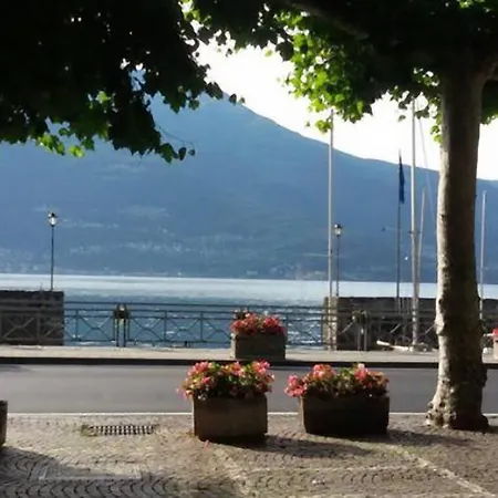 Apartment Comolake House