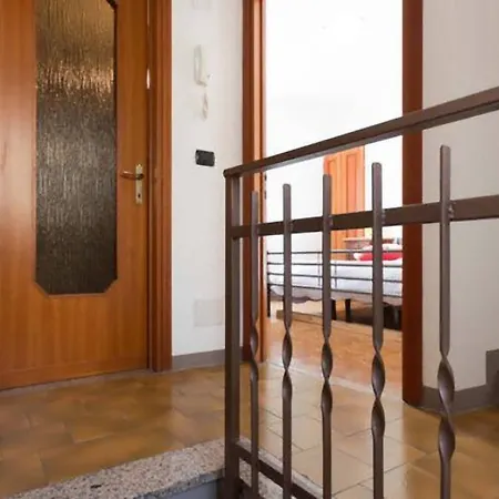 Апартаменты Comolake House