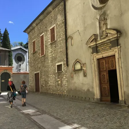 Апартаменты Comolake House