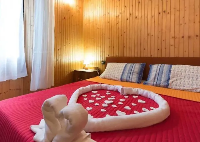 Comolake House Apartman *