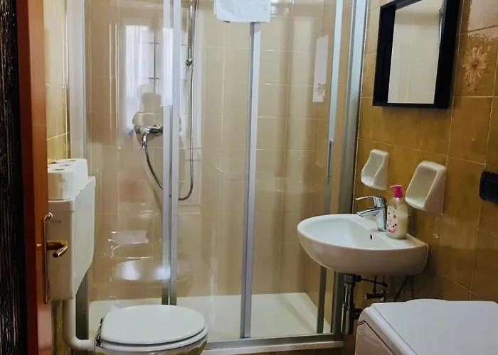 Comolake House Apartman *